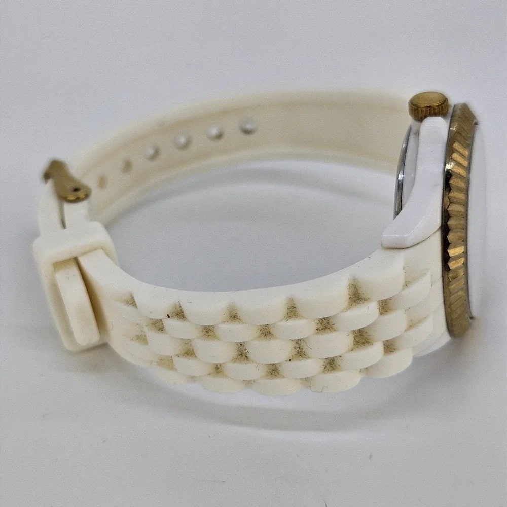 35MM Women Watch White Dial‎ Gold Bezel White Plastic Band Straps New Battery